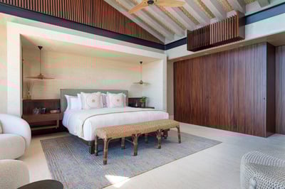 Luxury Villa Photo #32