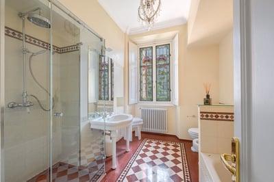 Luxury Villa Photo #23