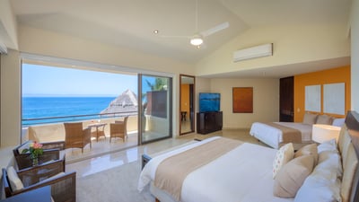 Luxury Villa Photo #26