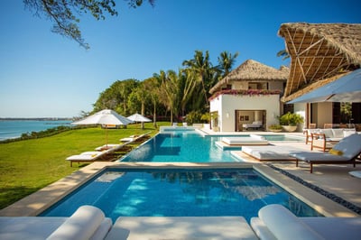 Luxury Villa Photo #4