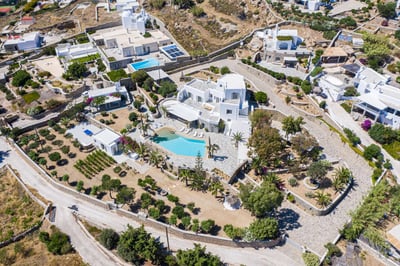 Luxury Villa Photo #3