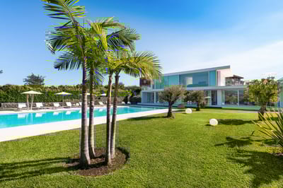 Luxury Villa Photo #11