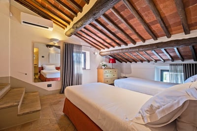 Luxury Villa Photo #23
