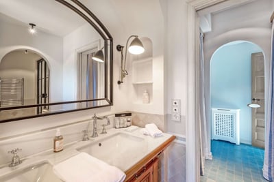 Luxury Villa Photo #25