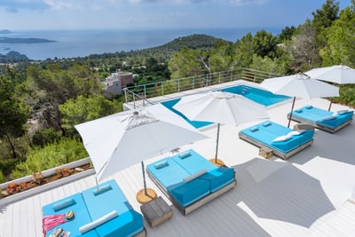 Luxury Villa Photo #3