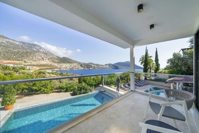 Luxury Villa Photo #10