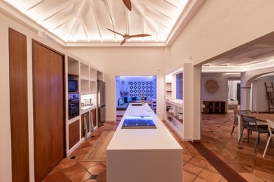 Luxury Villa Photo #15