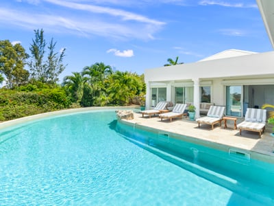 Luxury Villa Photo #6