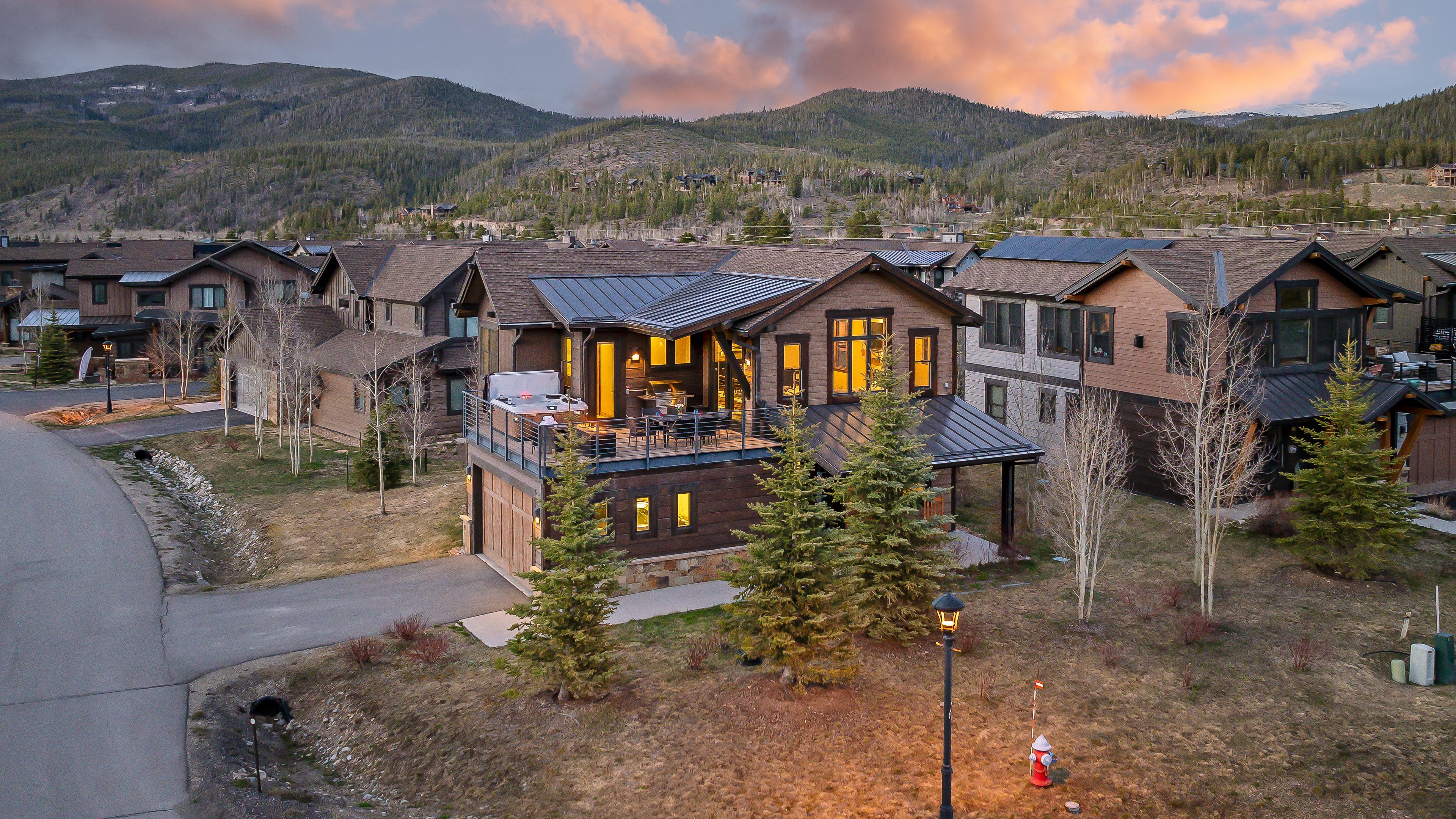 On the Corner at The Shores - 2