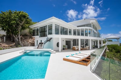 Luxury Villa Photo #3