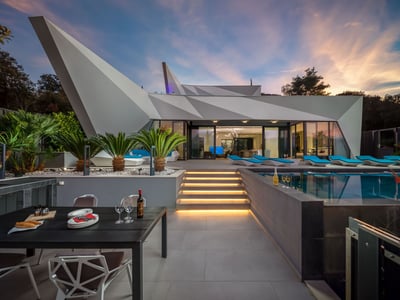 Luxury Villa Photo #10