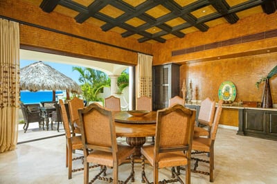 Luxury Villa Photo #22