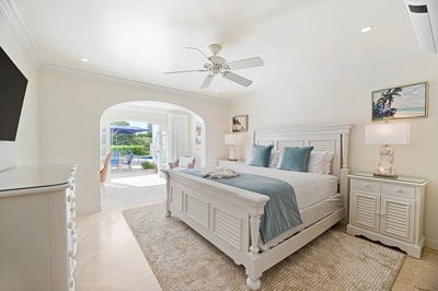 Luxury Villa Photo #17