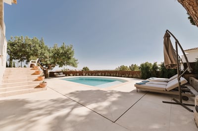 Luxury Villa Photo #3