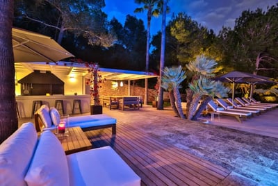 Luxury Villa Photo #9