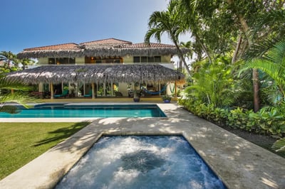 Luxury Villa Photo #3