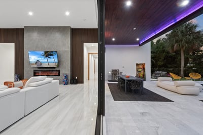 Luxury Villa Photo #18