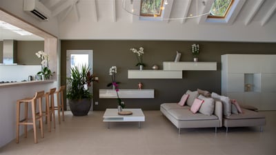 Living Area: Air conditioning, HD-TV with Apple TV, Ipod docking station, WIFI, comfortable sof