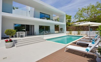 Luxury Villa Photo #3