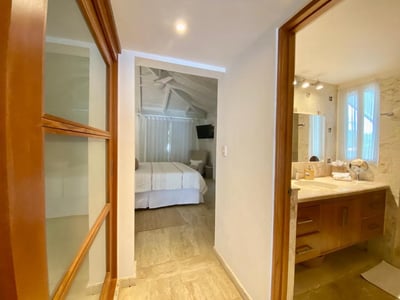 Luxury Villa Photo #27