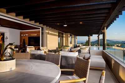 Luxury Villa Photo #2