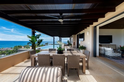 Luxury Villa Photo #5