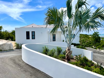 Luxury Villa Photo #26
