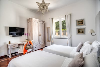 Luxury Villa Photo #26