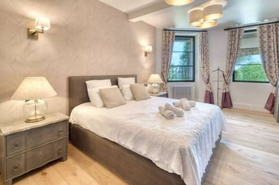 Luxury Villa Photo #35