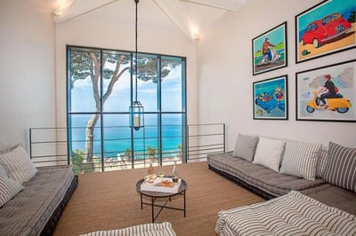 Luxury Villa Photo #22
