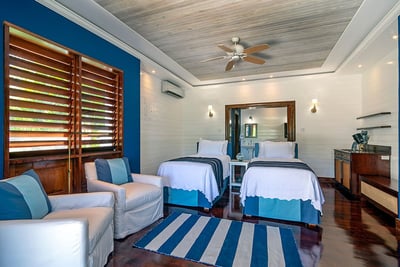 Luxury Villa Photo #20