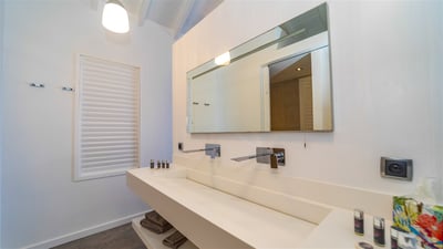 Luxury Villa Photo #34