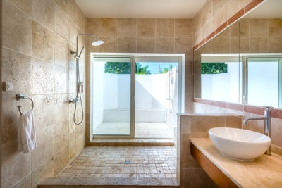 Luxury Villa Photo #34
