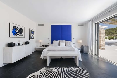 Luxury Villa Photo #10