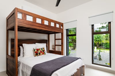 Luxury Villa Photo #25