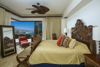 Luxury Villa Photo #22