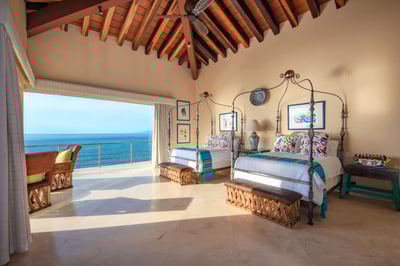 Luxury Villa Photo #28
