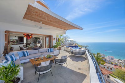 Luxury Villa Photo #22