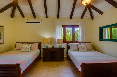 Luxury Villa Photo #33