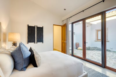 Luxury Villa Photo #45