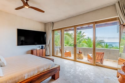 Luxury Villa Photo #48