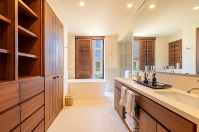 Luxury Villa Photo #37