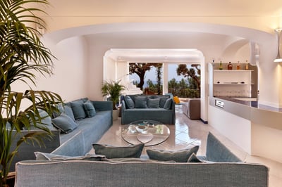 Luxury Villa Photo #18