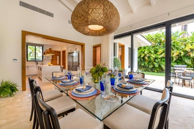 Luxury Villa Photo #17