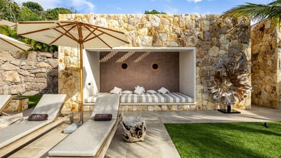 Luxury Villa Photo #22