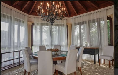 Luxury Villa Photo #20