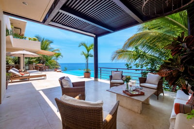 Luxury Villa Photo #13