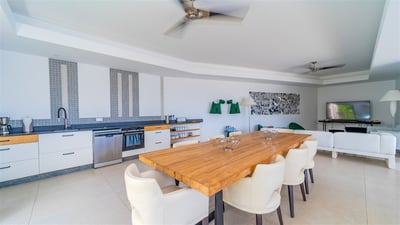 Luxury Villa Photo #25