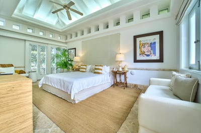 Luxury Villa Photo #33