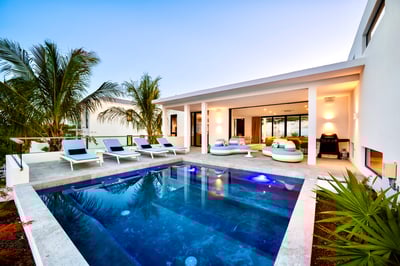 Luxury Villa Photo #18